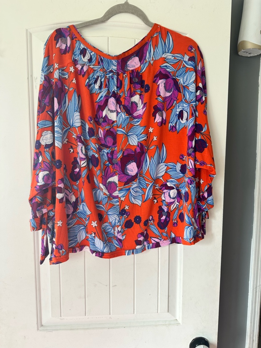 Free People Keepin On Twist Front Floral Slouchy Top - Size L - Picture 6 of 6